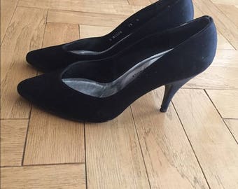 Fred Haymann Beverly Hills Black satin pumps