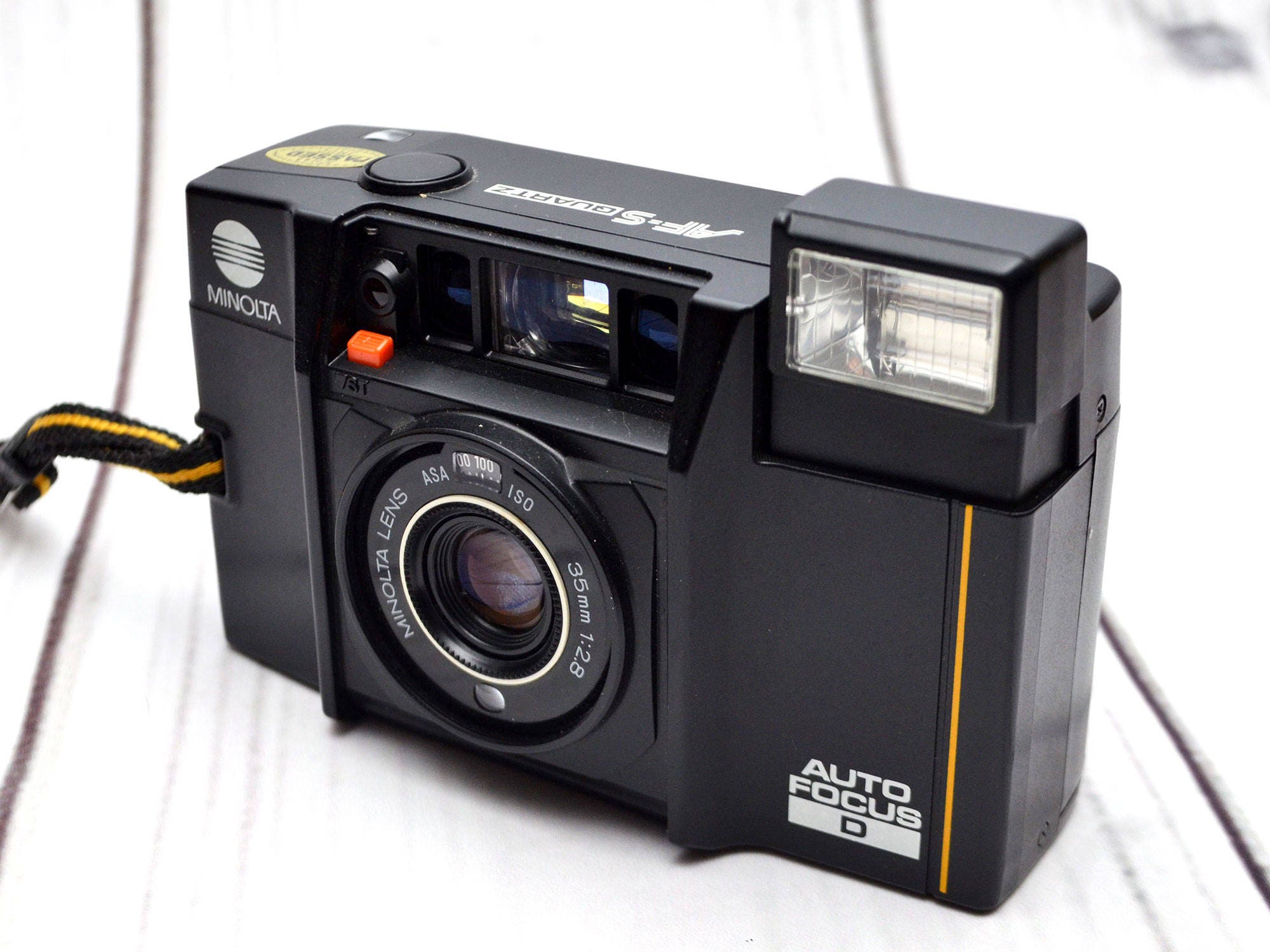 Vintage Minolta AFS D Quartz Date Autofocus 35mm Film Point and Shoot