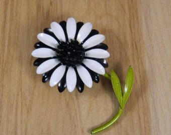 Black and White Enamel Flower Pin, Vintage Flower Brooch, Vintage Enamel Floral Metal Brooch, Vintage Enamel Flower Pin, Large Flower Pin