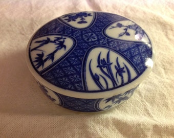 Vintage Takahashi San Francisco Blue & White Trinket Box