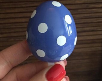 20 Vinyl Dots Easter Egg // NORA FLEMING