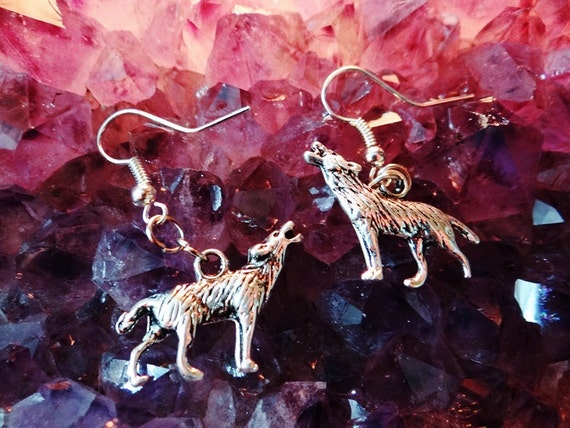 Wolf Sitting Standing Howling Native American Indian cub Howl at the moon full Silver Earring Earrings Drops Drop Pagan Wiccan Wicca Witch