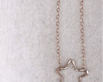 Itty Bitty Star Necklace - Hammered Necklace - Gold Jewelry