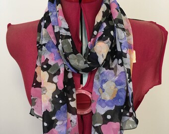 Vintage scarf - floral print on black.