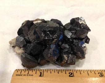 Sphalerite crystals on white Chert and dolomite Tri State District Oklahoma