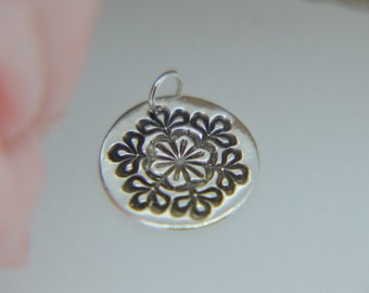 Silver Snowflake Pendant, snowflake necklace, round pendant, Christmas necklace, Christmas Pendant, Silver Snowflake (PMC) (UK)