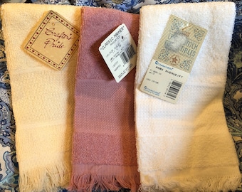 Small Practical Cross Stitch Projects : Baby Bib, Needle Case, Fingertip / Guest Towels Assorted COLORS, Oven Mitt, Tie Towel, Pillow Cover