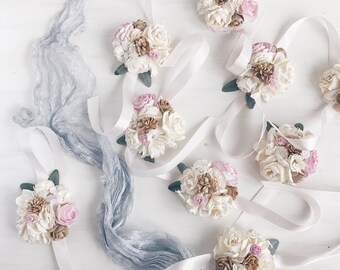 Flower wrist corsage, Pale pink bridesmaid corsage, bridal wrist corsage, weddings, pink white flower bracelet, weddings
