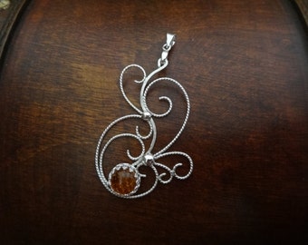 Pendant arabesques & amber