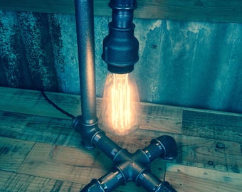 Bamburgh : Steampunk table lamp.