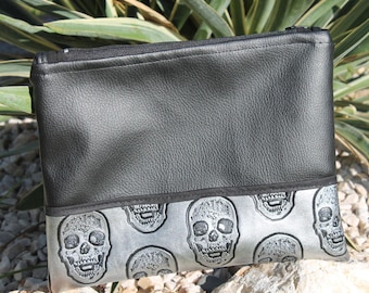 black and silver wallet imitation leather x20.5 25 cm
