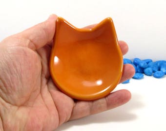 Mustard color tiny cat dish, tea bag holder, spoon rest, ring dish, jewelry holder, cat lovers gift, key holder, paper clips dish, cat dish