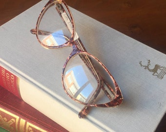 Cat eye/Vintage cat eye glasses.