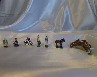 35 Miniature pewter figurines. Liberty Falls collection.