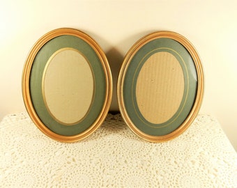 Vintage Oval Photo Frames, Old Fashioned Picture Frames, Oval Frames, Gold Frame, Green Mount