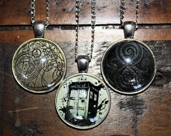 Doctor Who necklace pendant, Tardis, Seal of Rassilon, Gallifreyan