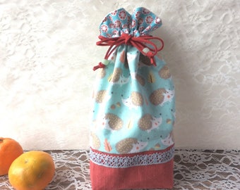 Drawstring bag with hedgehog patterns