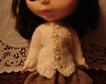 Blythe Ivory Button Cardigan for Pullip Too!