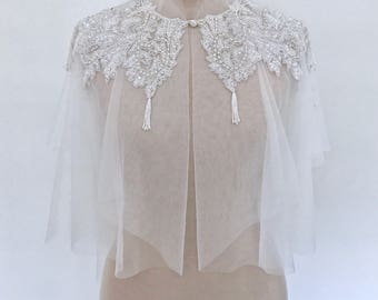 Beaded tulle bridal cape Wedding capelet Vintage wedding cape Off white collar cape Bridal cover up Bridal capelet Wedding poncho