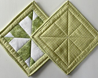 Quilted Potholders, Spring Potholders, Spring Hot Pads, Quilted Potholders, Quilted Hot Pads, Spring Trivet, Set of 2