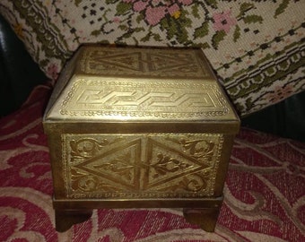 Oriental antique bronze jewelry box