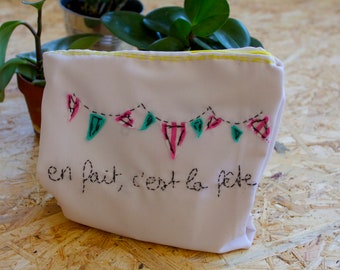 en fait, c'est la fête Zipper pouch