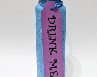 Alice in wonderland inspired bath bomb