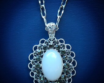 Adjustable Chain and Pendant Necklace