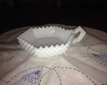 Vintage WESTMORELAND Sawtooth Handled Dish
