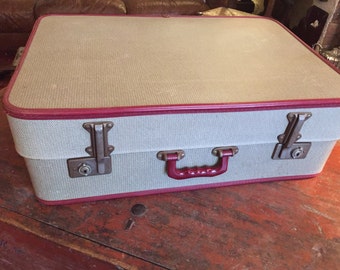 Gorgeous Vintage 'Tweed' Extending Suitcase.