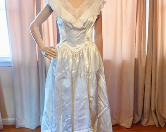 Vintage Bridal Gown White Satin Lace Wedding Gown Train 1950s Bridal Gown MCM Bride