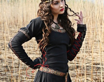 Robe médiévale noire « Lady Hunter »