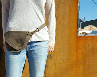 Belt Bag in Earthy Brown Waxed Cotton : Fanny Pack, Hip Bag, Duck Canvas Bag, Festival Bag, Rustic, Hands Free Bag, Waxed Canvas, Boho
