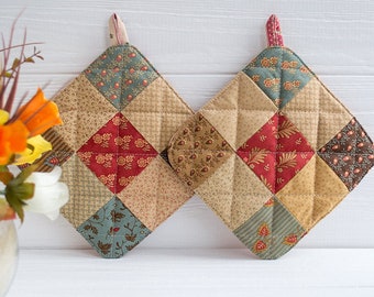 Patchwork potholders Brown potholder Country potholders Country home decor hot pads Hostess gifts Moving gift Gift for mom Country kitchen
