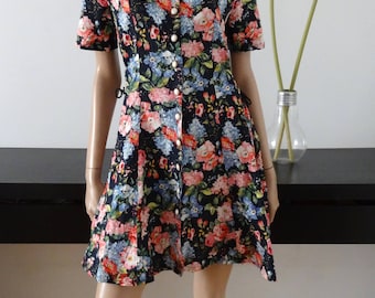 Vintage floral/black dress size M