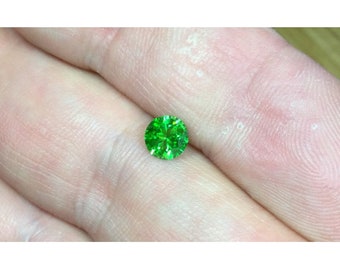 Demantoid 0,68 ct., D-5,3mm