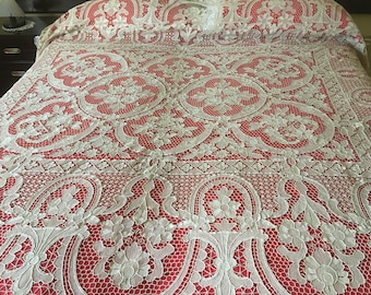 Beautiful old ' 60 double bedspread