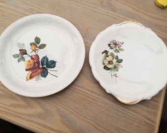 Set of 2 vintage cake plates