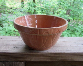 Watt pottery 1940 loops tan colored mixing bowl