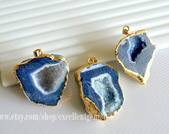 Druzy Druzy pendant Druzy Geode pendant, Agate slice pendant, Gold plated Edge deep blue Druzy, gemstone pendant, JSP-4589
