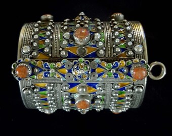 Morocco – beautiful AMAZIGH Solid silver Berber Bracelet /Cuff with enamels & Coral