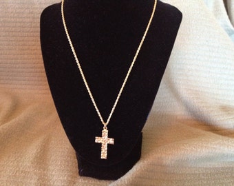 Vintage Goldtone Necklace with Goldtone Cross Pendant, Length 20''