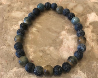 Men's beaded bracelet with black & grey beads