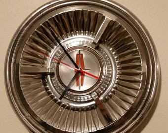 Classic Lincoln Hubcap Clock