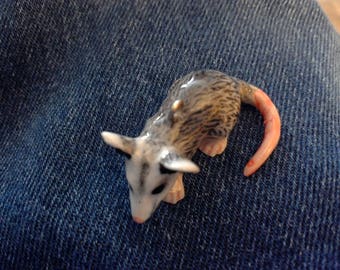 Opossum ceramic with bail