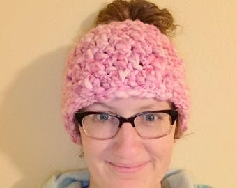 Messy bun beanie, messy bun hat, ponytail beanie, ponytail hat, crocheted hat, chunky yarn hat, custom made hat