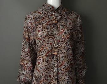 Darling Vtg 70s RRRuss Paisley Print Button Up Ascot Tie Top Blouse M L
