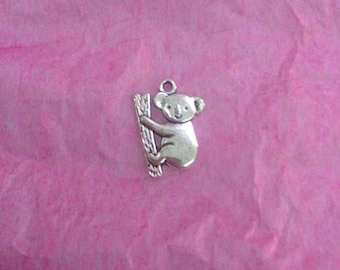 5 koala shaped Charm