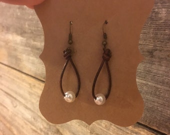Leather and pearl teardrop earrings