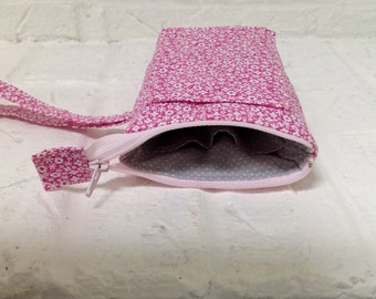 iTOVi Case / Water-Resistant iTOVi Bag / fabric zippered pouch for iTOVi / essential oils scanner pouch / small divided pink floral pouch